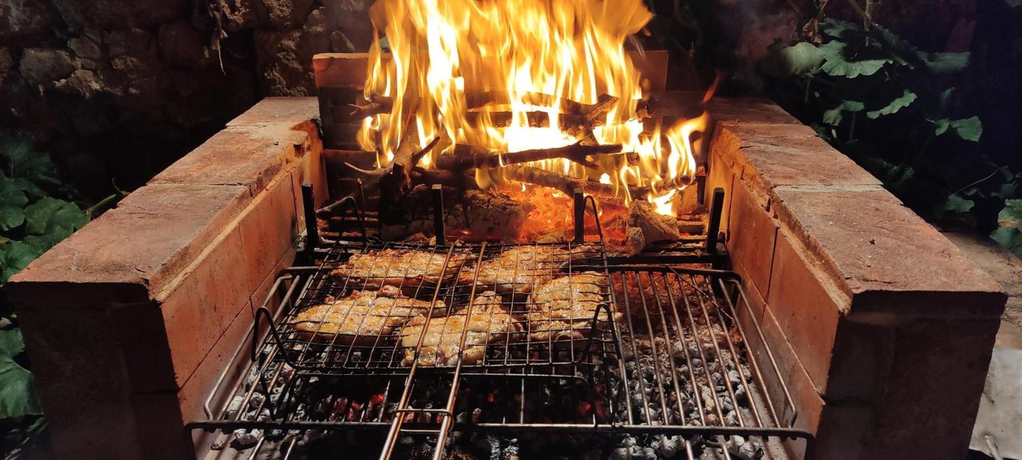 タルクイーニアLa Torreアパートメント エクステリア 写真
